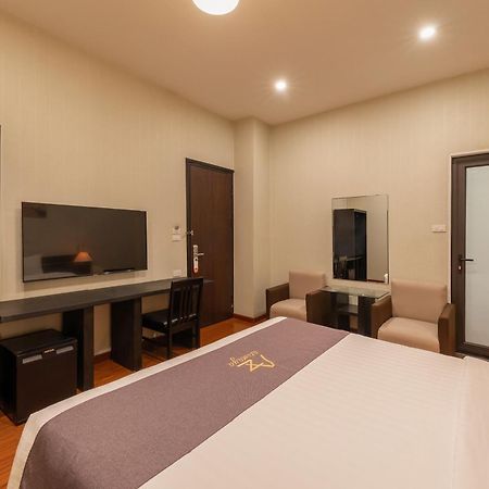 Azumaya Hotel Hai Ba Trung 1 Hanoi Buitenkant foto