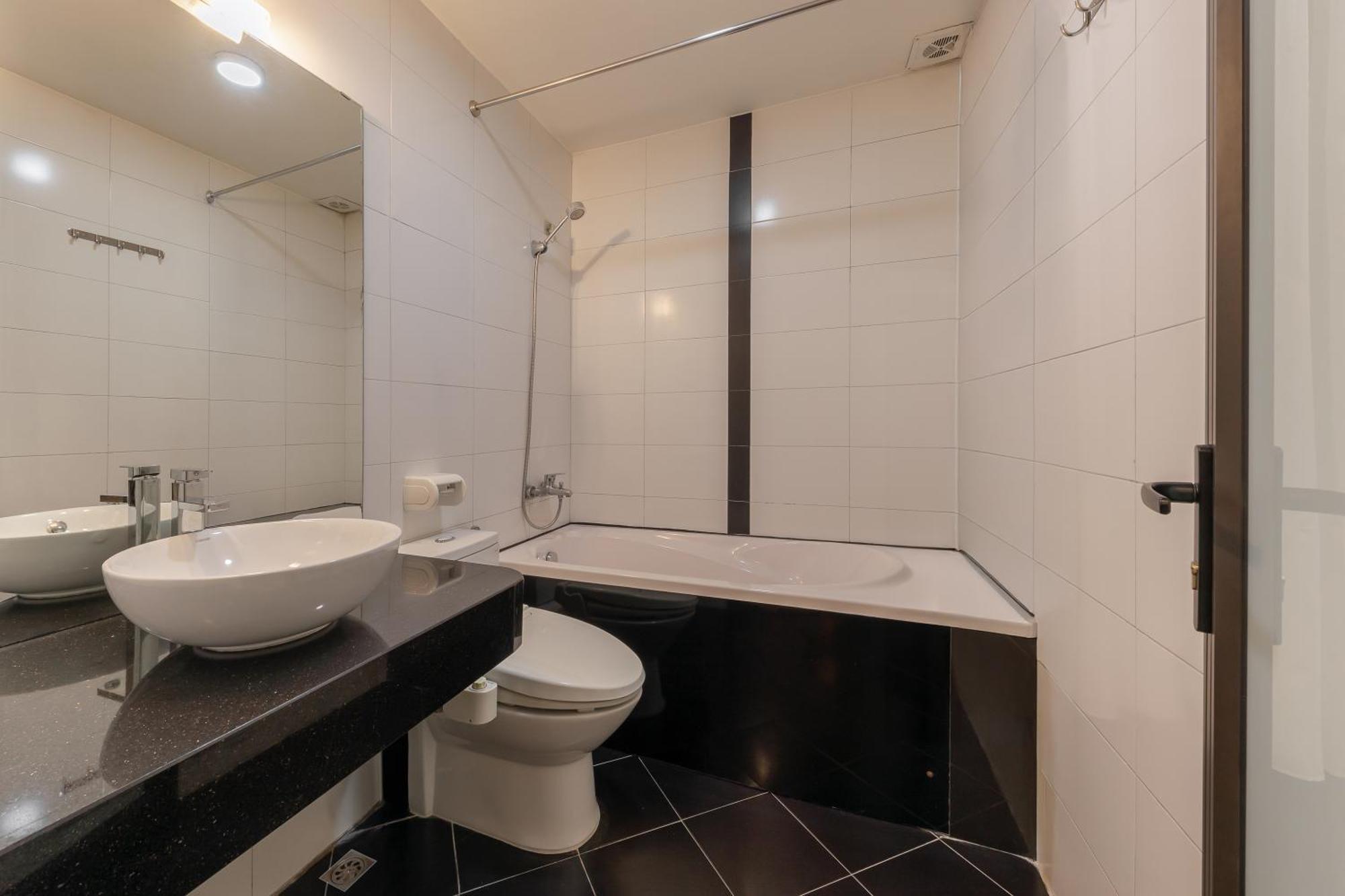 Azumaya Hotel Hai Ba Trung 1 Hanoi Buitenkant foto